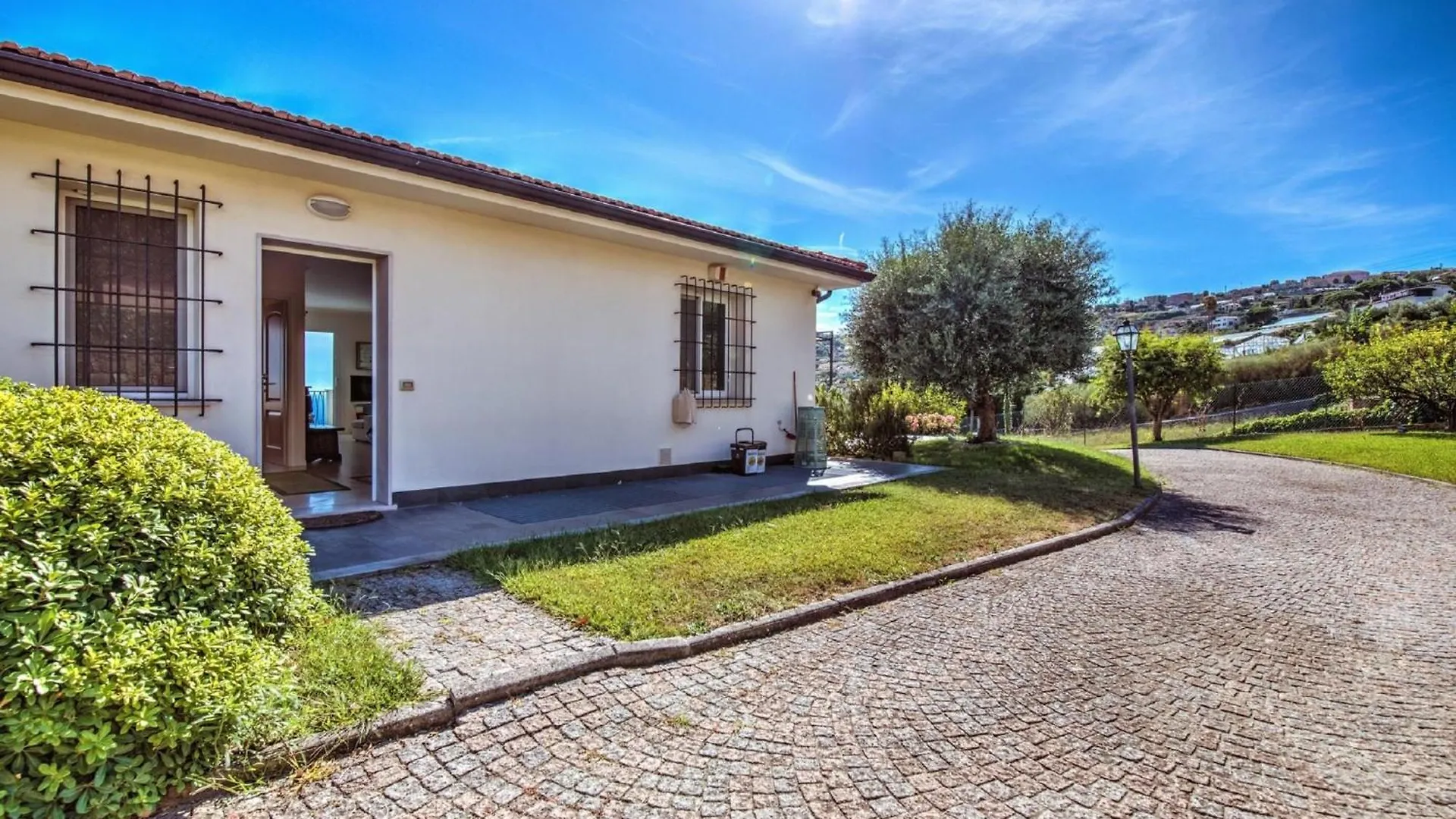 Villa Lucia Riviera Dei Fiori Pool - Happy Rentals سانريمو 0*,